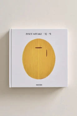 New MIYAKE,2nd EDITION Sohvapöytäkirja Koriste-Esineet