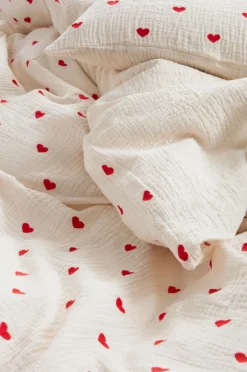 Clearance Pussilakanasetti HEARTS Kapeaan Sänkyyn - Ekologinen Lasten Vuodevaatteet