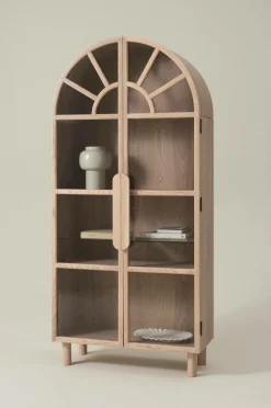 Store SANDOR Vitriinikaappi Säilytys